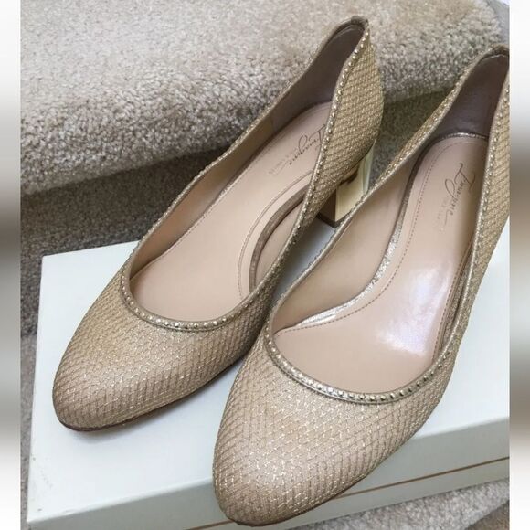 Vince Camuto - Picture 12 of 16